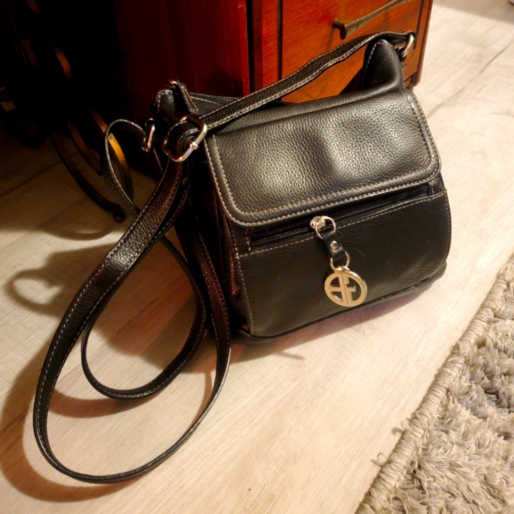 Giani Bernini soft beautiful genuine leather bag